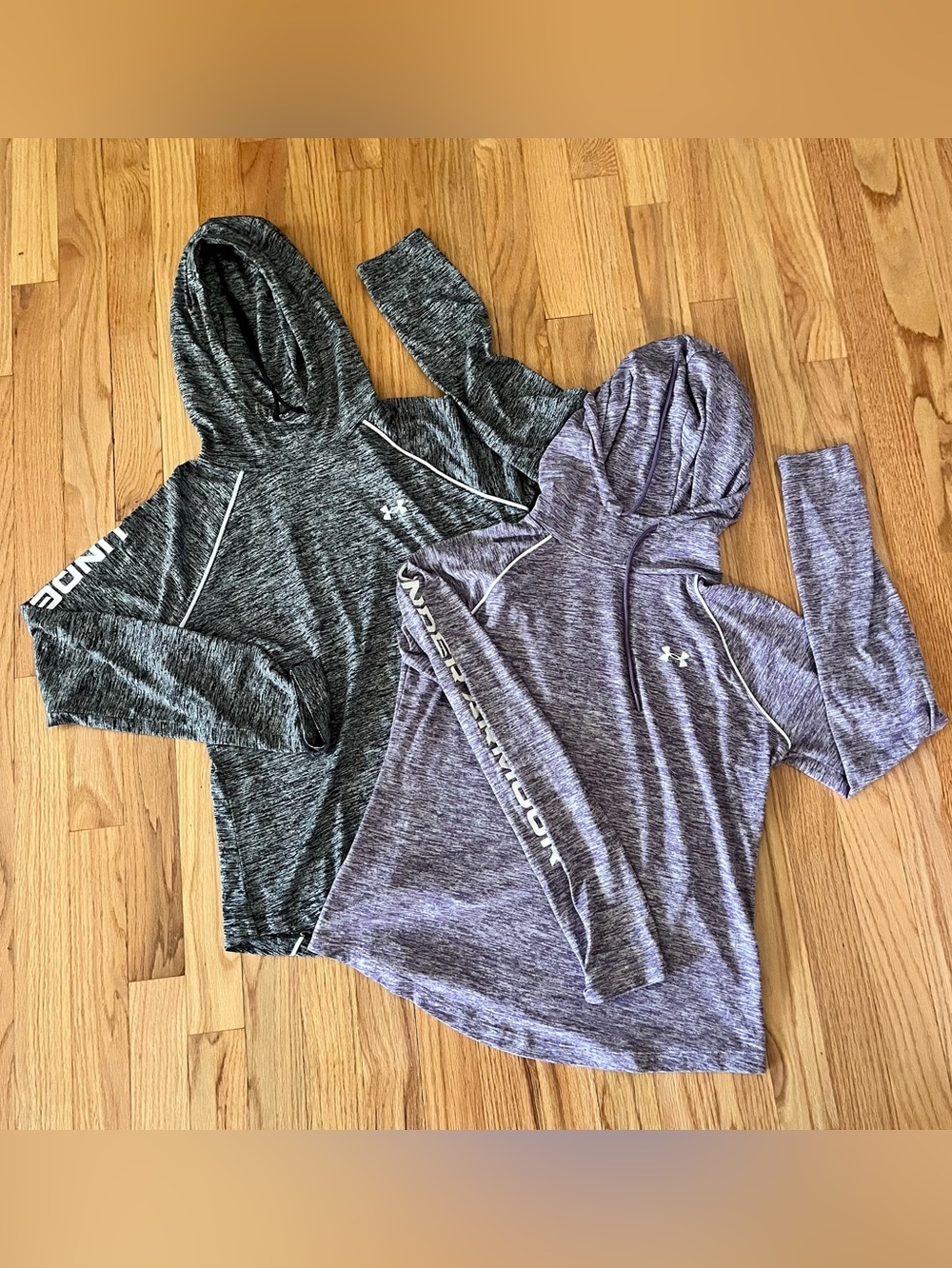 UNDER ARMOUR Women’s VELOCITY
WORDMARK HOODIE Lot Of 2 Gray And Lilac Size Small